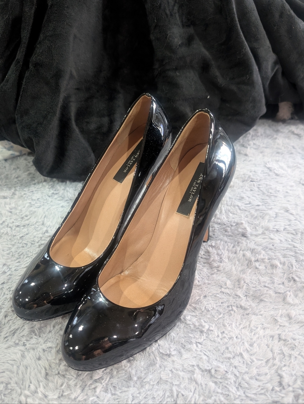 Ann Taylor Black Patent Leather High Heel Sz 7